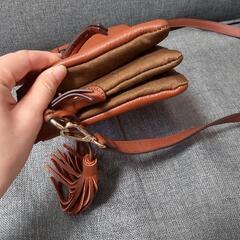 肩掛けバッグの画像