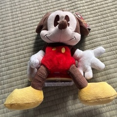 ミッキーマウスのぬいぐるみの画像