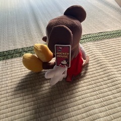 ミッキーマウスのぬいぐるみの画像