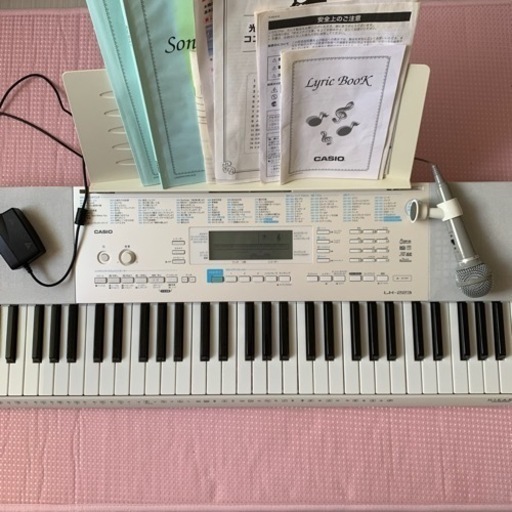 CASIO 電子キーボード　光ナビゲーション　LK-223