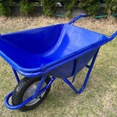 お値下げ　一輪車　深型　幅狭　半日だけ使用