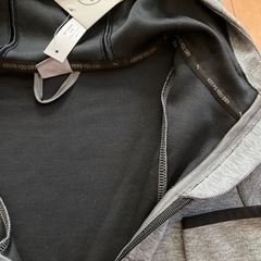 値下！新品　PUMA  パーカー　140センチの画像