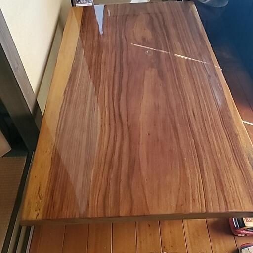 木製テーブル