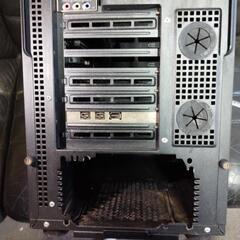 ★1★Antec★PCケースのみ★簡易清掃済★質問NG★完全ジャンク扱い★返品不可徳島県＝引き取り以外の場合、郵送料が1台当たり＝別途3000円程度必要です。★お返事は可能な限り迅速にさせて頂きます。の画像
