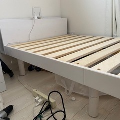  すのこベッド ベッド シングル セミダブル ダブル パイン材 宮付き コンセント付 頑丈 高さ調節 シンプル ベッドフレーム 天然木フレーム 高さ3段階 脚 高さ調節 の画像
