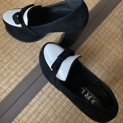 GRLセーター、靴の画像