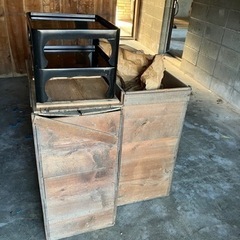 料理屋さんで料理を載せる台の画像