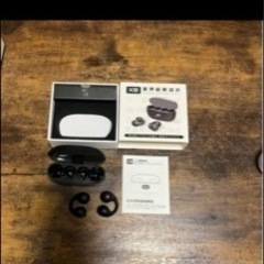 USB 1000GB （1TB）、USBハブ、ワイヤレスイヤホンの画像