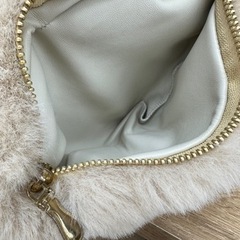 ふわふわファーハート型バック🩷（チェーン付き⛓️）の画像