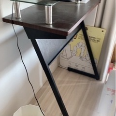 茶色のスタンディングテーブル
