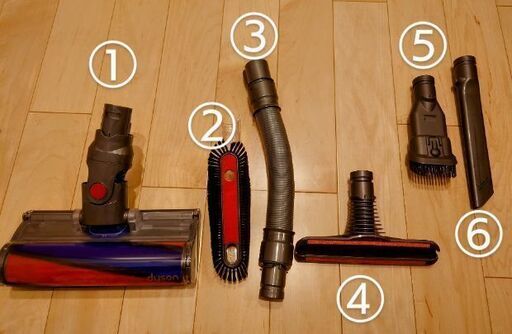 【値下げしました】ダイソン掃除機V6のツール・壁掛け収納用ブラケット\u0026充電ケーブル　計8点です!!