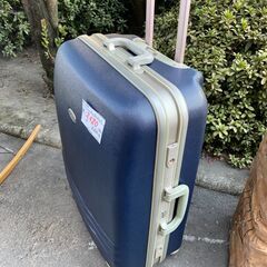 リサイクルショップどりーむ天保山店　NO.10109　キャリーケース♪　綺麗目♪２～３泊にオススメ♪　暗証番号ロック付き♪の画像