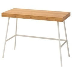IKEAのパソコンデスク