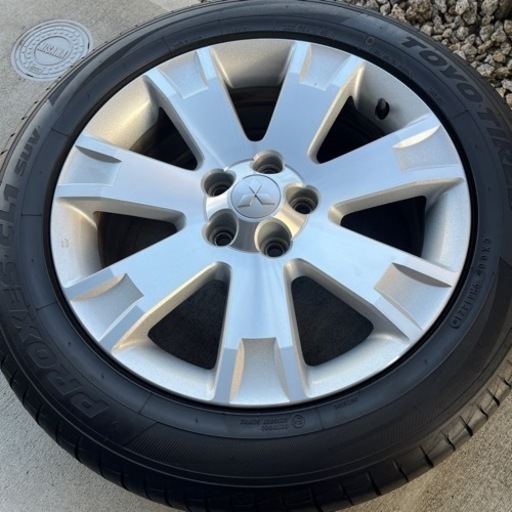 デリカD5 純正ホイールxTOYOタイヤ　18インチ