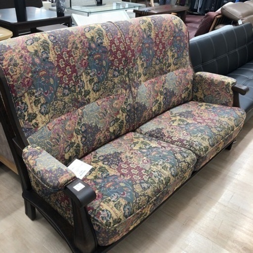 花柄の2人掛けソファーをご紹介致します！