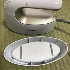 TOSHIBA 衣類アイロン・スチーマー　お譲りしますの画像