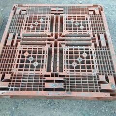 硬質プラスチックパレット 一枚あたり　110センチ✕110センチの画像