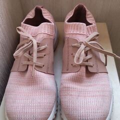 早い物勝ち！女性用スニーカー 24cmの画像