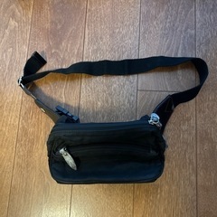 ウエストバック