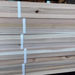 【格安】杉野縁　4000×30×40 1束12本入！垂木、根太、下地材、DIYなどに。在庫52束ありますので複数の方へ販売できます。の画像