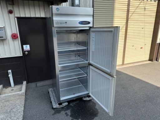 ホシザキ　HOSIZAKI　業務用　縦型２面冷蔵庫　６２６L　厨房　飲食店　HR-75Z