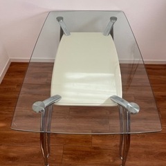 ガラス天板　ダイニングテーブル