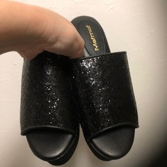 🌺最終価格　光沢感　厚底サンダル🌺未使用⬇️Mafmofマフモフの画像