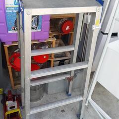 ★新入荷 脚立 お値段色々 種類あります お店までご来店をお待ちしております！の画像