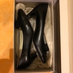 RIZ ブラック パンプス【女性限定】の画像
