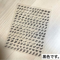 黒色の文字グラフィックネイルシール
