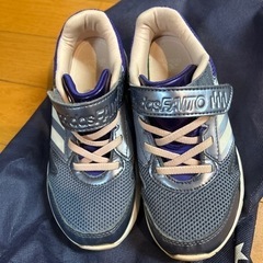 adidasシューズ18.5cmの画像