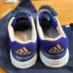 adidasシューズ18.5cmの画像
