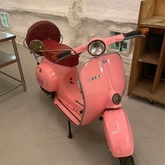 ビンテージベスパ　100cc ピンク　日本正規輸入NARIKAWAの画像