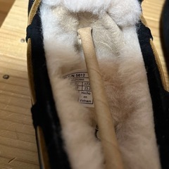❤️ 新品 正規品 UGG DAKOTA モカシン BLACK 23㎝の画像