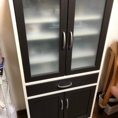 小型の食器棚　