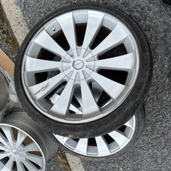 ロクサーニテンペスト19インチ