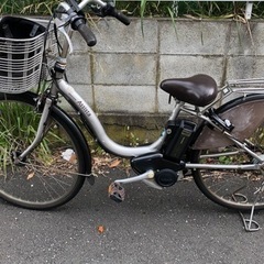 ブリヂストンの電動自転車　シルバー　