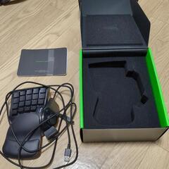 左手デバイス RAZER TARTARUS V2の画像