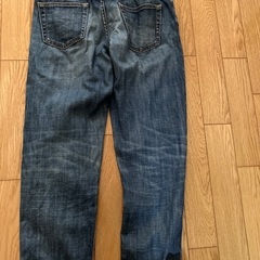 ユニクロ　ジーンズの画像