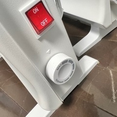 ミニパネルヒーター　電気　ストーブ　オイルヒーターの画像