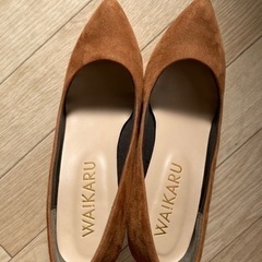 パンプス ベージュ 24.5センチの画像