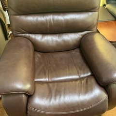 電動ソファー　テーブルつき　週末取りに来れる方