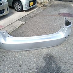 ★プリウスα用　後部バンパー　型式ZVW41W 　色1F1