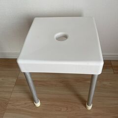 ニトリ　抗菌アルミ風呂いす（踏み台として出品）