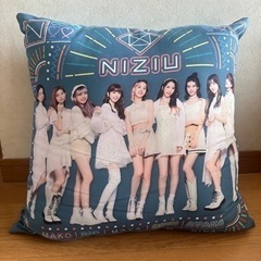 NiziU 1番くじ　1等　クッション