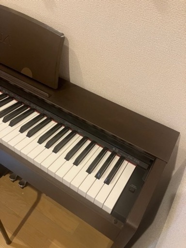 カシオ　CASIO Privia PX-735 ブラウン　電子ピアノ　本物　タッチ　88鍵盤　ペダル　イス付き