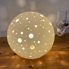 ニトリ　ボールランプ