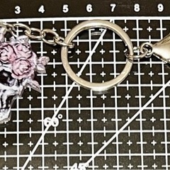 ドクロのアクリルキーホルダーの画像