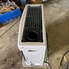 トヨトミ半密閉式石油ストーブ