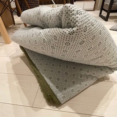 美品　ラグ　カーペット　モスグリーンの画像
